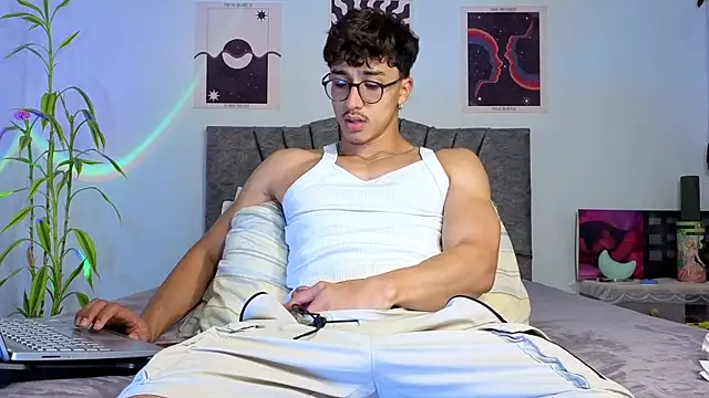 LatinReall online show from November 2025 11:37:01 PM