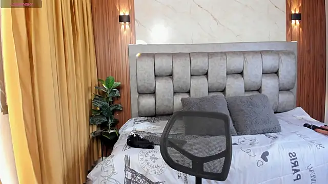 More Hott online show from September 2025 06:52:01 PM