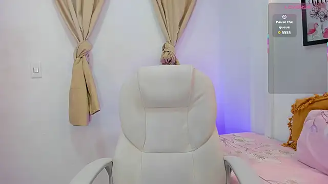 andrea sanchezz online show from November 2025 11:31:01 AM