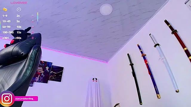 Nicorobinn online show from October 2025 08:07:02 PM