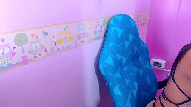 EMMA ROGGER online show from September 2025 05:24:01 PM