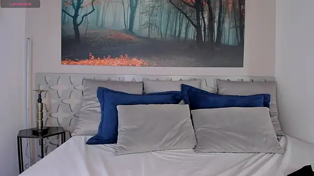 isabellasouza online show from October 2025 07:49:02 PM