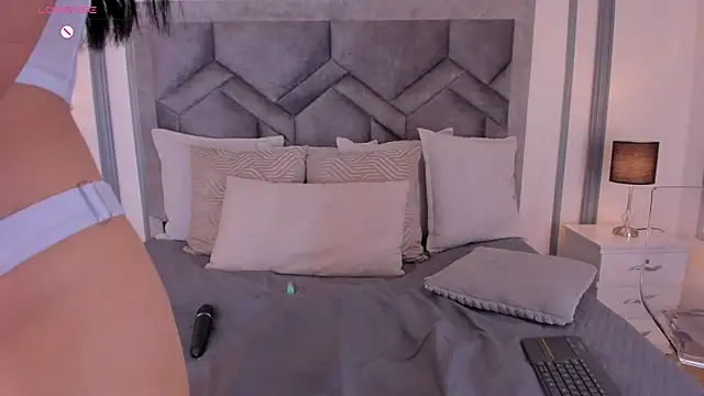 Snapshot of lucianacohelo chatting on September 2025 12:16:02 PM lucianacohelo online show from September 2025 12:16:02 PM