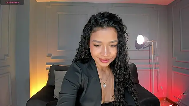 SophieHouston  online show from November 2025 04:00:01 AM