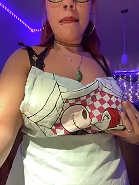 Snapshot of moan4mona chatting on September 2025 04:01:02 AM moan4mona online show from September 2025 04:01:02 AM