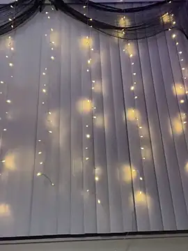 Snapshot of moan4mona chatting on September 2025 04:22:01 AM moan4mona online show from September 2025 04:22:01 AM