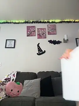 Snapshot of moan4mona chatting on November 2025 09:39:01 PM moan4mona online show from November 2025 09:39:01 PM