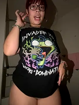 Snapshot of moan4mona chatting on November 2025 01:04:02 AM moan4mona online show from November 2025 01:04:02 AM