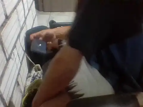 santiii   12 online show from December 2025 11:23:02 PM