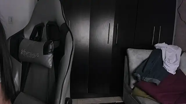 Snapshot of ValkaGrecco chatting on September 2025 03:17:02 AM ValkaGrecco online show from September 2025 03:17:02 AM