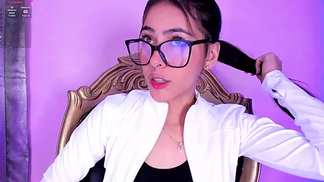 Snapshot of ValkaGrecco chatting on October 2025 02:47:02 AM ValkaGrecco online show from October 2025 02:47:02 AM