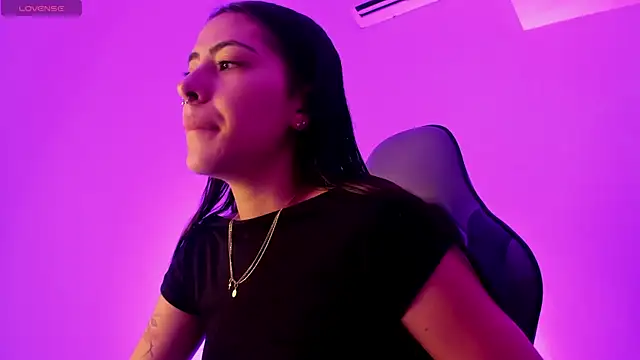 Snapshot of ValkaGrecco chatting on November 2025 08:49:01 PM ValkaGrecco online show from November 2025 08:49:01 PM