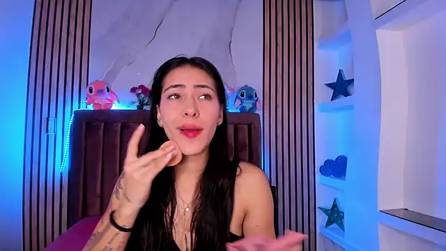 Snapshot of ValkaGrecco chatting on November 2025 01:04:01 PM ValkaGrecco online show from November 2025 01:04:01 PM