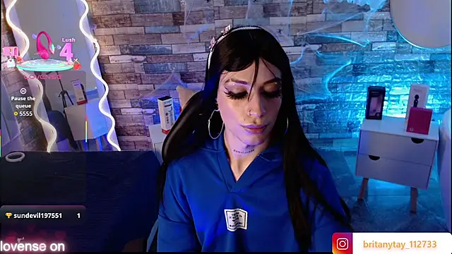 boyfox tay online show from October 2025 04:05:01 AM