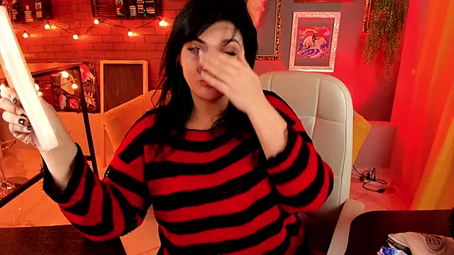 MaryHarrys online show from October 2025 08:42:01 PM