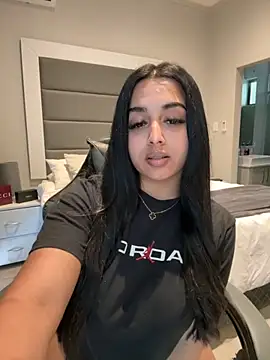 Snapshot of LilMisIndianx chatting on October 2025 08:42:01 AM LilMisIndianx online show from October 2025 08:42:01 AM