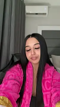 LilMisIndianx online show from April 2026 11:25:01 AM