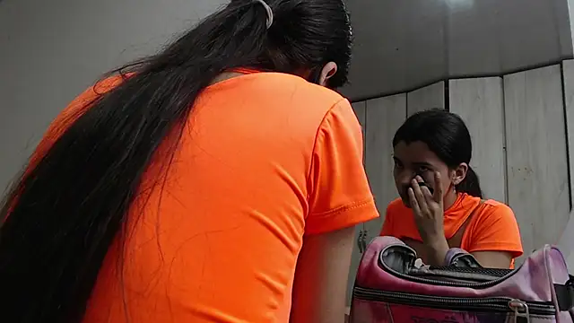 pinky f00x online show from September 2025 11:19:01 PM