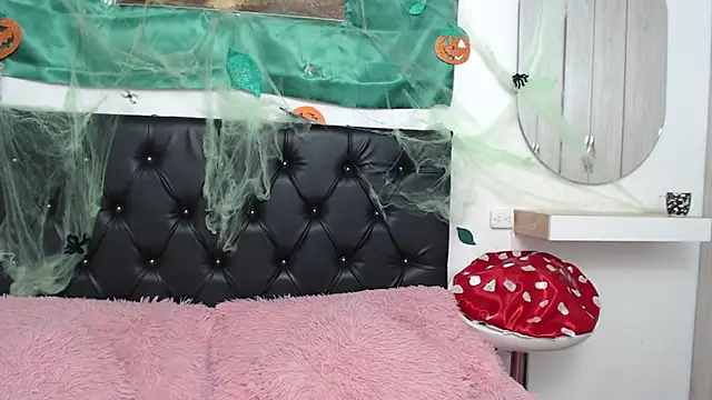 pinky f00x online show from October 2025 01:15:01 AM