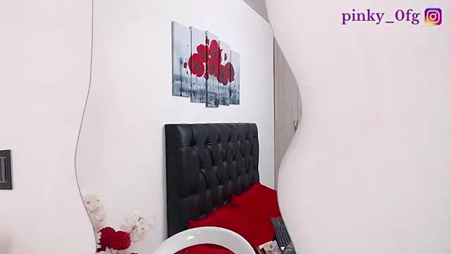 pinky f00x online show from October 2025 07:36:02 PM