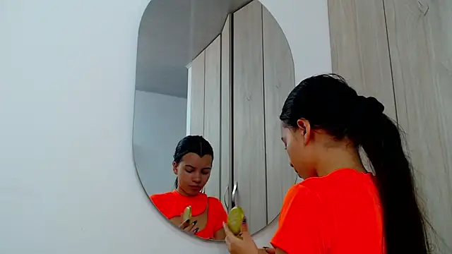 Snapshot of pinky_f00x chatting on February 2026 07:25:02 PM pinky f00x online show from February 2026 07:25:02 PM