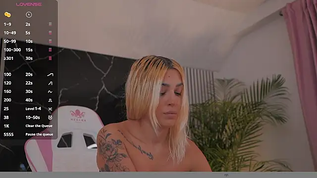 daisyblushh online show from November 2025 05:09:01 PM