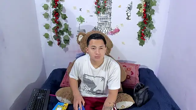 NataliaAndJulliam online show from October 2025 07:11:01 AM