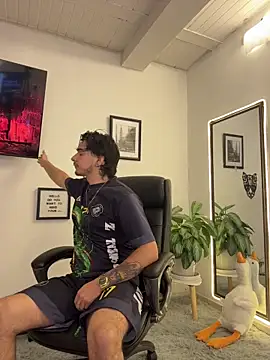 Elian savoy online show from October 2025 08:42:02 PM