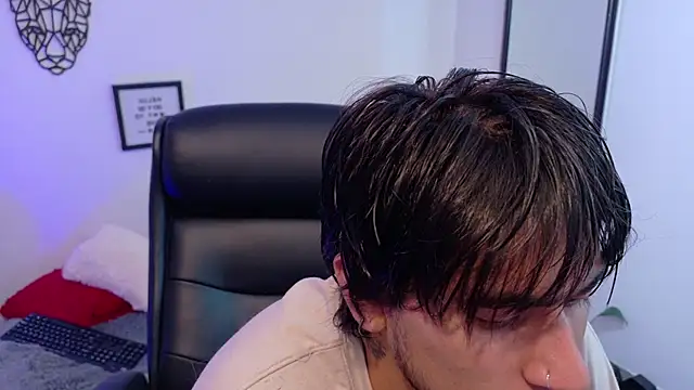 Elian savoy online show from April 2026 10:07:02 PM