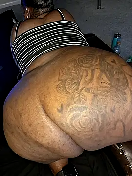 Snapshot of Thickkemzz41 chatting on October 2025 11:38:01 PM Thickkemzz41 online show from October 2025 11:38:01 PM