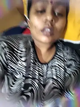 Cute Amiya online show from October 2025 01:18:01 PM