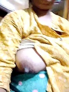 Cute Amiya online show from November 2025 09:47:01 PM