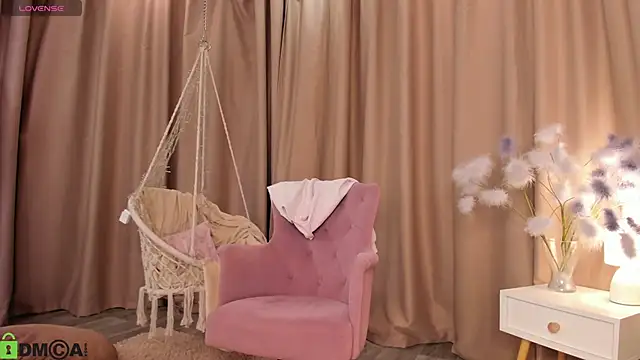 Naomi   Rias online show from November 2025 01:16:01 AM