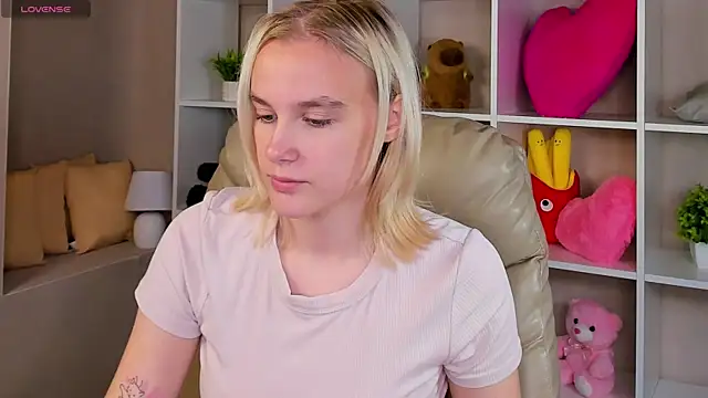 Carolin Miller online show from September 2025 04:16:01 AM