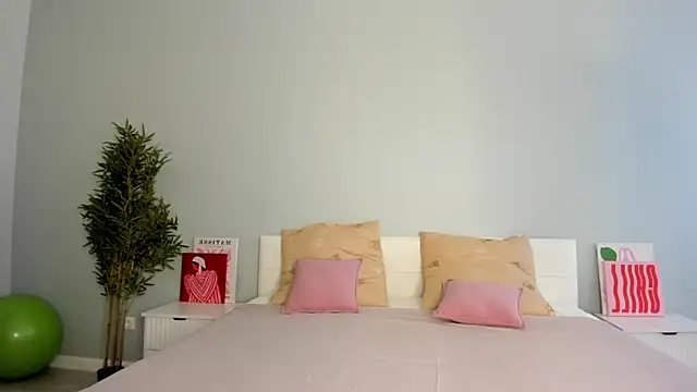 Snapshot of roxxxy_10 chatting on September 2025 02:05:01 AM roxxxy 10 online show from September 2025 02:05:01 AM