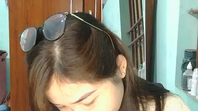 Uhem112 online show from October 2025 12:57:02 PM