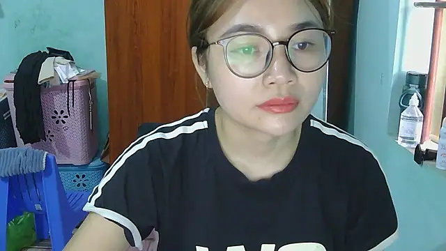 Uhem112 online show from October 2025 01:52:02 AM