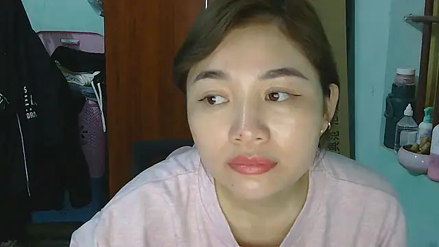 Uhem112 online show from November 2025 02:20:01 PM