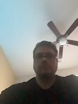 Snapshot of 69ReVeaL@xh chatting on December 2025 06:57:02 PM 69ReVeaLxh online show from December 2025 06:57:02 PM