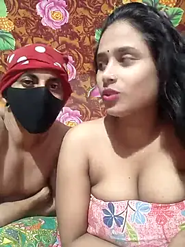 Seducing couple online show from October 2025 05:31:01 PM