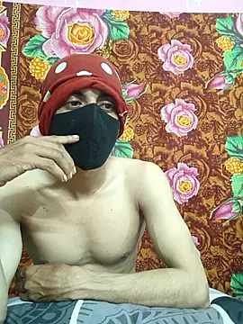 Seducing couple online show from October 2025 05:06:02 PM