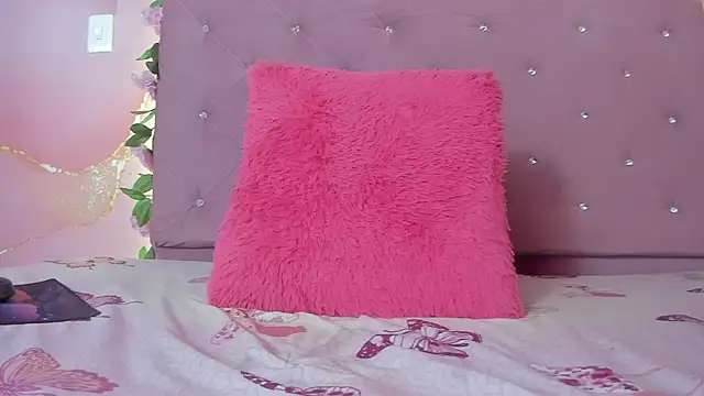 violet taylor  online show from April 2026 02:23:02 AM