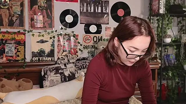 OdetteBiddy online show from November 2025 08:07:01 PM