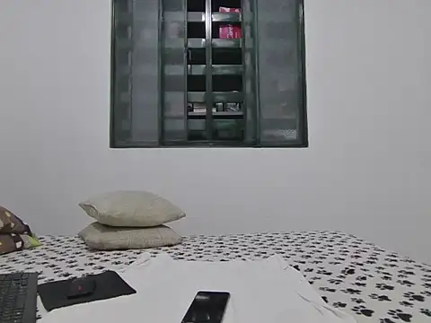 skinnylatino51 online show from September 2025 01:11:01 AM