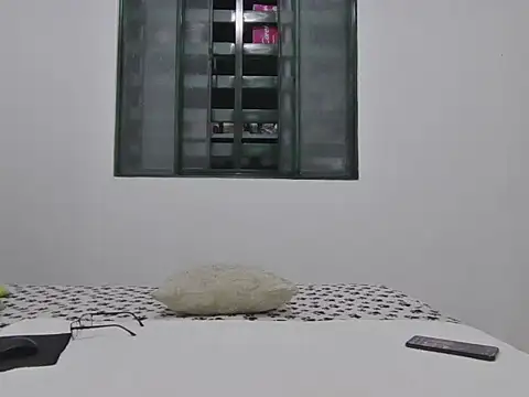 skinnylatino51 online show from October 2025 12:00:02 AM