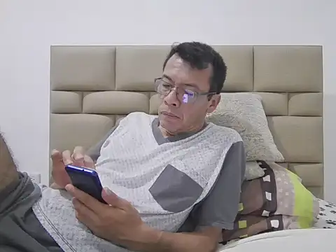 skinnylatino51 online show from April 2026 12:55:02 AM