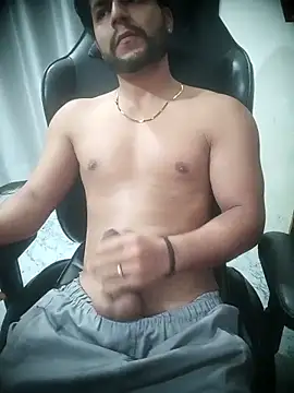 Kartikkartik8595 online show from April 2026 08:35:02 PM