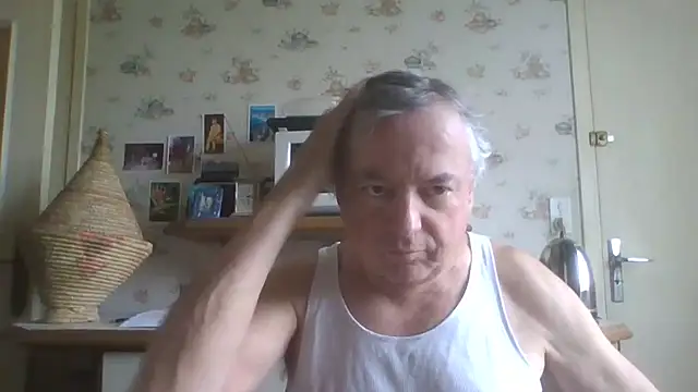 Snapshot of gegevincent chatting on April 2026 12:43:01 PM gegevincent online show from April 2026 12:43:01 PM