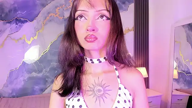 Snapshot of MaddieStark chatting on May 2026 01:19:01 PM MaddieStark online show from May 2026 01:19:01 PM