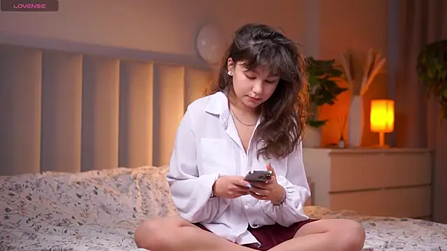 Julia PR0 online show from November 2025 06:25:02 AM